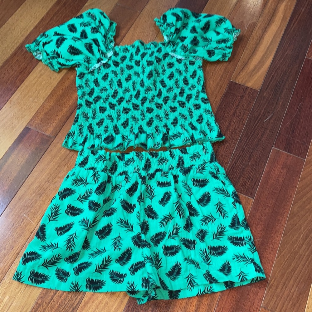 Colorful Planet Two Piece Smocked Top and Pull on Shorts 10/12